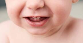 Wanneer krijgt je baby zijn eerste tandjes?