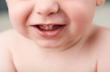 Wanneer krijgt je baby zijn eerste tandjes?