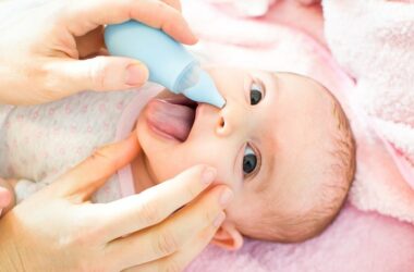 Als je baby verkouden is, wat moet je dan doen?