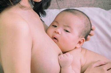 Borstvoedingsproblemen door een te korte tongriem bij baby’s